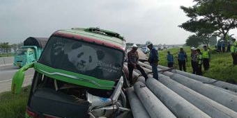 Tabrak Tronton, Bus Rombongan Guru dari Malang Kecelakaan di Ngawi, 2 Tewas