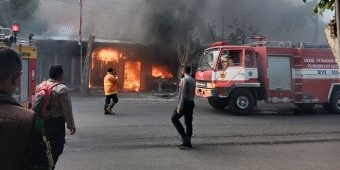 Diduga Korsleting Listrik, Gudang Logistik Samapta Polres Kediri Kota Terbakar