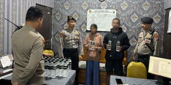 Polisi Ringkus Penjual Miras di Pasar Jetis, 52 Botol Diamankan