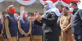 ​Gubernur Khofifah Minta 10 Lulusan Terbaik IPDN Angkatan XXVII Ditempatkan di Pemprov Jatim