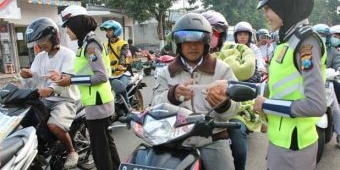 Satlantas Polres Bondowoso Sosialisasikan Kenaikan Tarif Pajak Kendaraan