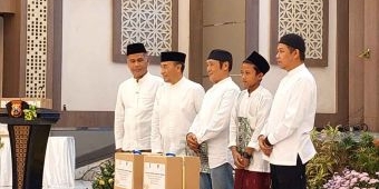 DitIntelkam Polda Jatim Beri Santunan dan Sembako ke Anak Yatim Piatu