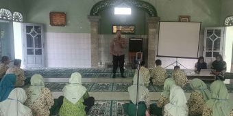 Kapolsek Prajurit Kulon Edukasi Bahaya Judi Online dan Narkoba saat MPLS di SMP Islam Brawijaya