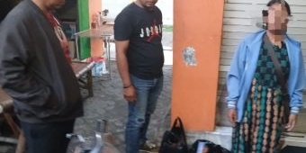 Jual Rokok Tanpa Cukai di Pasar Sepanjang, Dua Wanita Diamankan Polsek Taman Sidoarjo