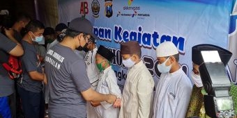 Peringati HPN 2021, AJB Bareng Bupati dan Forkopimda Bangkalan Berikan Santunan kepada Anak Yatim