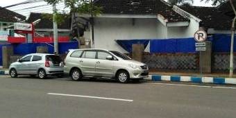 Marak Kendaraan Parkir di KTL Jalan A. Yani, Dishubkominfo segera Koordinasi dengan RSD