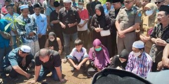 Mantan Wali Kota Probolinggo Buchori Berpulang, Ratusan Warga dan Pejabat Hadiri Pemakaman
