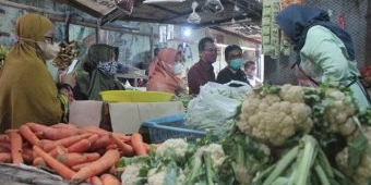 Pastikan Stok Bahan Pokok Aman Jelang Lebaran, Pemkot Probolinggo Sidak Pasar Tradisional