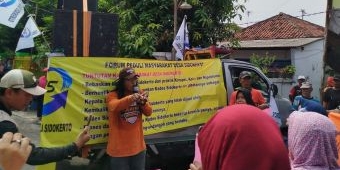 Tuntut Penyelesaian Masalah ini, Warga Sidokerto Sidoarjo Gelar Unjuk Rasa dan Segel Kantor Desa