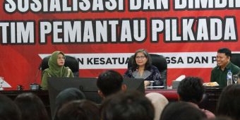 Pj Wali Kota Kediri Buka Sosialisasi dan Bimtek Tim Pemantau Pilkada Tahun 2024