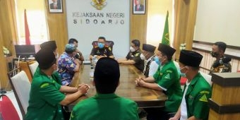 Datangi Kejari Sidoarjo, GP Ansor dan LBHNU Sampaikan Hasil Investigasi Kasus Guru SMK Kosgoro