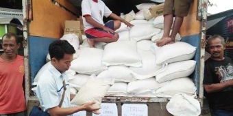 Tekan Gejolak Harga Beras, Bulog Operasi Pasar di Kota Blitar