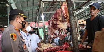 Sapi Ternak Terserang PMK, Harga Daging di Pasar Gresik Turun