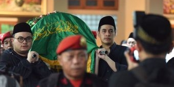 Pj Wali Kota Kediri Lepas Keberangkatan Almarhum Gus Sunoto ke Peristirahatan Terakhir