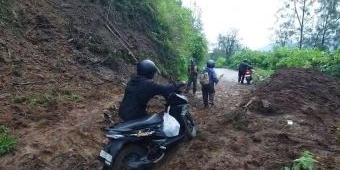 Jalur Cangar-Pacet Ditutup Sementara Akibat Longsor Usai Hujan Deras