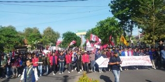 Aliansi Mahasiswa Geruduk Kantor DPRD Pamekasan, Serukan 3 Tuntutan dan Keresahan Rakyat