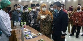 Pimpin Pengukuhan PPIH, Gubernur Khofifah Pastikan Embarkasi Surabaya Siap Berikan Layanan Terbaik