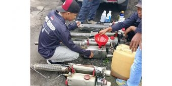 Cegah Sebaran Penyakit DBD, Pemdes Dampaan Gresik Gencarkan Fogging