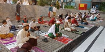 Salat Idul Adha di Rusunawa Sumur Welut Surabaya Terapkan Protokol Kesehatan