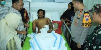 Bupati Gresik dan Kapolres Jenguk Korban Tawuran Panceng, Minta Konflik Tak Meluas