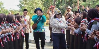 Zanariah Lepas Kontingen Kwarcab Gerakan Pramuka Kota Kediri Ikuti Raimuna Daerah Jawa Timur XIV