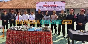 Komitmen Menuju Pemasyarakatan Bersih, Lapas Kediri Gelar Deklarasi Komitmen Bebas Narkoba dan HP