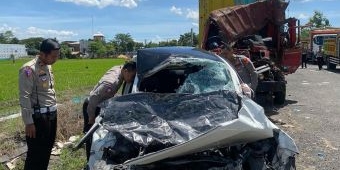 Kecelakaan Maut Mobil Vs Truk di Ngawi Tewaskan 5 Orang, Ditlantas Polda Jatim Terjunkan Tim TAA