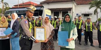 Satlantas Polres Pasuruan Apresiasi Guru dan Siswa Teladan