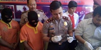 Dua Dukun Gadungan Pengganda Uang di Lamongan Diringkus Polisi