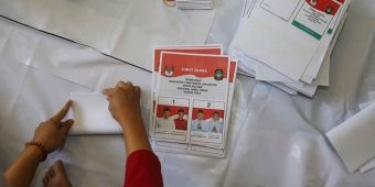 KPU Kota Blitar Mulai Sortir dan Lipat Surat Suara Pilkada 2024