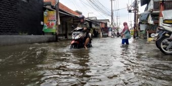 Banjir di Medaeng Sidoarjo Tak Kunjung Surut, Warga Desak Solusi dari Pemkab