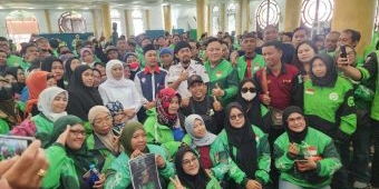 Gubernur Khofifah Hadiri Doa Bersama Ojol untuk Affan Kurniawan