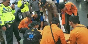 Hindari Penyebrang Jalan, Seorang Wanita di Surabaya Tewas Usai Terlindas Mobil Boks