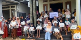 BRI Tuban Serahkan 1.000 Paket Sembako Program TJSL untuk Petani Hortikultura di Kecamatan Kerek