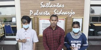 Lolos Ujian Praktik, Tiga Pelajar Papua di Sidoarjo Terima SIM​ Baru