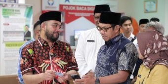 Usai Salat Jumat, Wali Kota Batu dan Wawali Sapa Masyarakat dan Tinjau Layanan Cepat MPP Among Warga