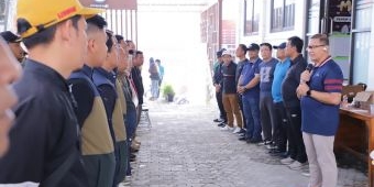 Saat Cek Logistik KPU, Pj Wali Kota Batu Beri Arahan Petugas Gabungan untuk Tertibkan APK