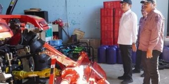 Siaga Musim Kering, Pemkab Lamongan Serahkan Bantuan 328 Alsintan dan 3 Combine Harvester dari Pusat