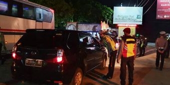 Nekat Masuk Tuban, Puluhan Pengendara Dipaksa Putar Balik