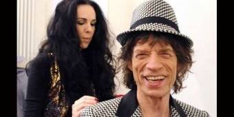 Mick Jagger: Dua tahun Kematian L'Wren, Saya Masih Memakai Kostum Buatannya