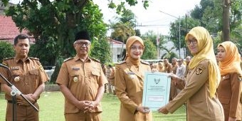 Wali Kota Kediri Serahkan SK Kenaikan Pangkat 32 ASN