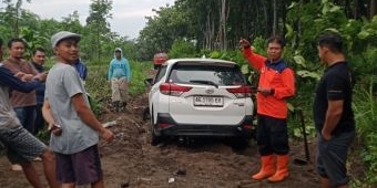 Puting Beliung Terjang Desa Babadan Kediri, Lapak dan Rumah Warga Rusak