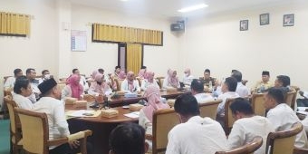 Puluhan Guru Honorer di Sampang Ngadu ke Dewan Soal Ketidakjelasan Formasi