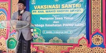 Keluarga Besar Ponpes KHA Wahid Hasyim Bangil Pasuruan dan 490 Santri Divaksin Dosis I