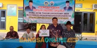 Entaskan Kemiskinan Ekstrem, Pemdes Pelemwatu Salurkan BLT