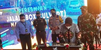 Urai Kemacetan hingga Tingkatkan Ekonomi Warga, Wali Kota Risma Resmikan Box Culvert Manukan-Sememi