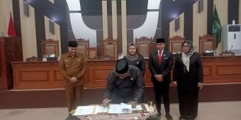 Rapat Paripurna DPRD Kabupaten Pasuruan, Ketua Fraksi Gabungan Sampaikan Kritik untuk Bupati