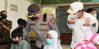 Kapolres Pasuruan Dampingi Bupati Tinjau Vaksinsi Anak 6-11 Tahun di SDN 1 Purwosari