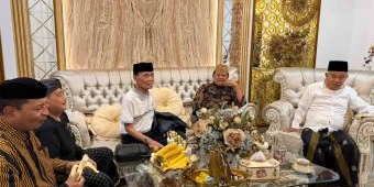 empat-pelawak-sowan-kiai-asep-tessy-bangkrut-karena-narkoba-kadir-pernah-1-tahun-di-tebuireng