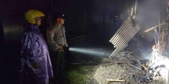 Tersambar Petir, Kandang Ayam di Kediri Terbakar, Pemilik Rugi Rp500 Juta